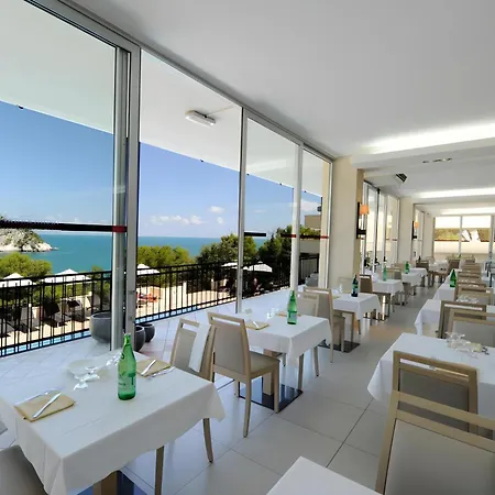 Hotiday Collection - Sunset Bay Appart hôtel 3*